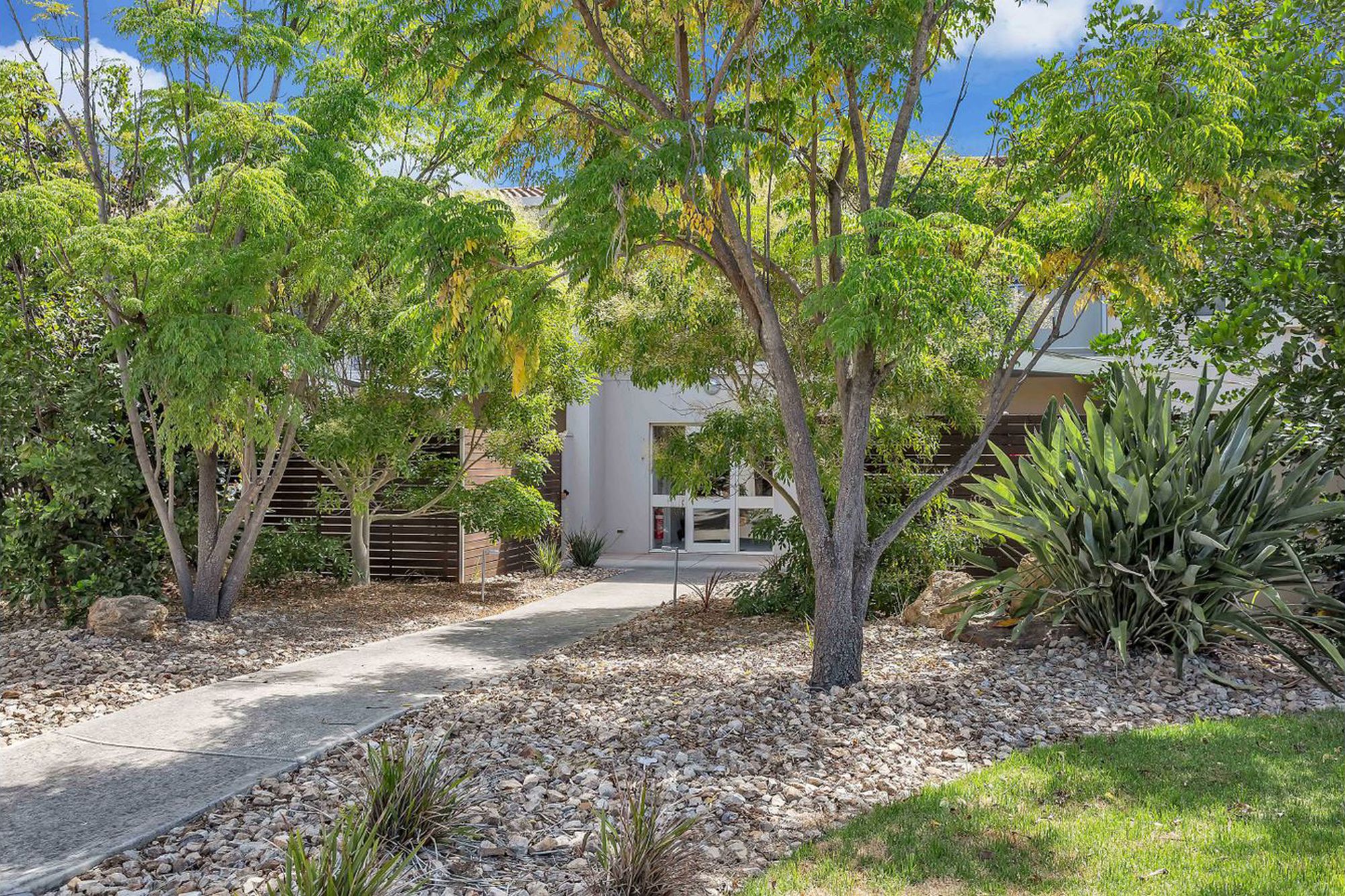 9 / 7-9 L'Estrange Street, Glenside