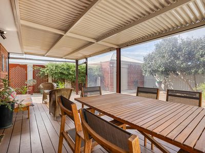2 PENDRAGON LANE, Baldivis