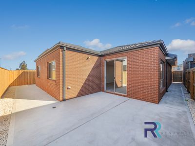 48 Conway Circuit, Aintree