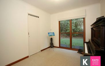 10 Fox Road, Beaconsfield Upper
