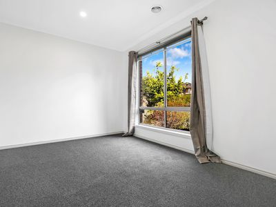 60 Drysdale Cres, Point Cook