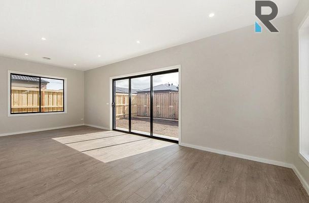 20 Honey Flower Way, Greenvale