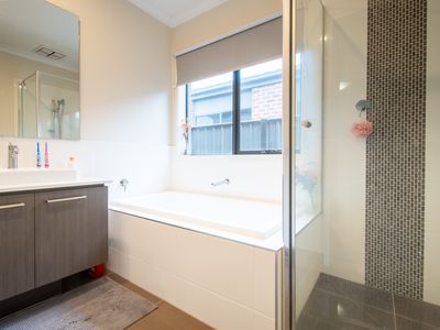 10 Fenix Way, Clyde North
