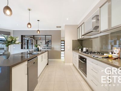 7 Crepe Avenue, Cranbourne West