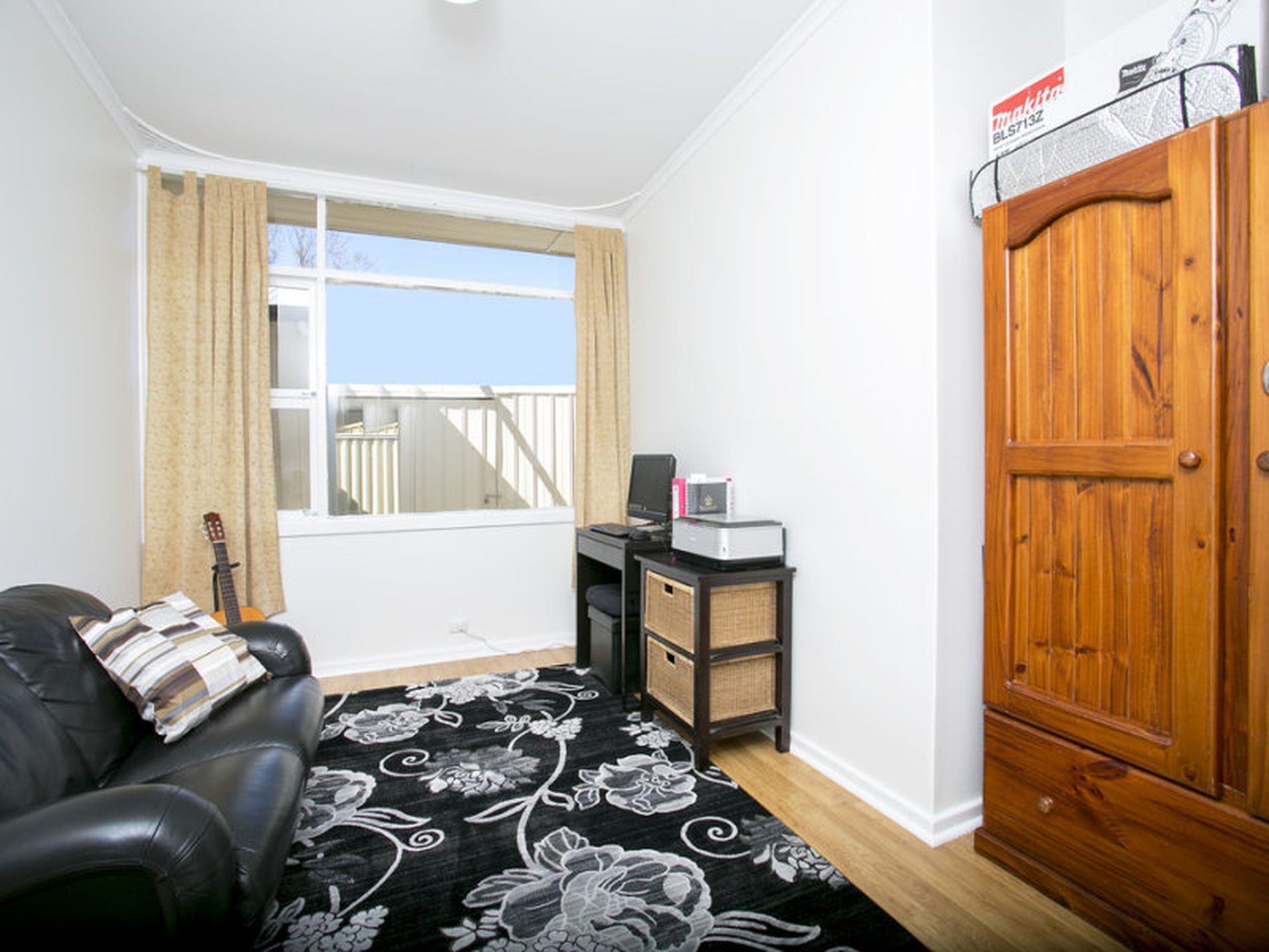 6 Churchill Drive, Modbury North