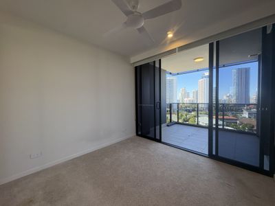 1101 / 15-17 Cannes Ave, Surfers Paradise