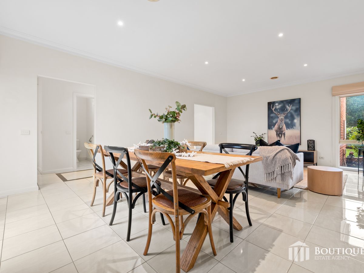 16 Somerset Drive, Dandenong North