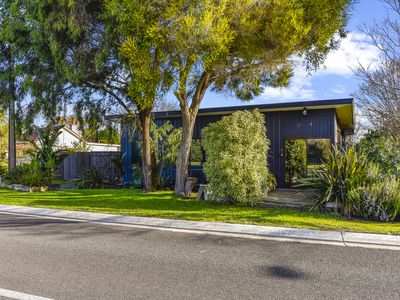 19 Dry Creek Road, Donovans