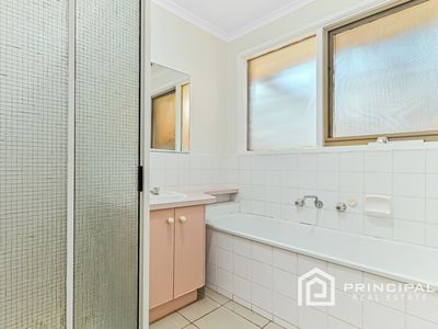 1 Emerald Court, Hampton Park