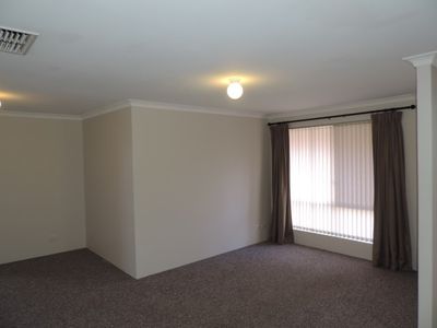 8B Flora Gardens, Alexander Heights