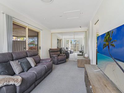 19 Shearwater Road, Hinchinbrook