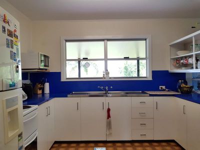 8 Crouch Avenue, Atherton