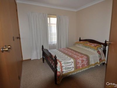 11 Edinburgh Avenue, Dubbo
