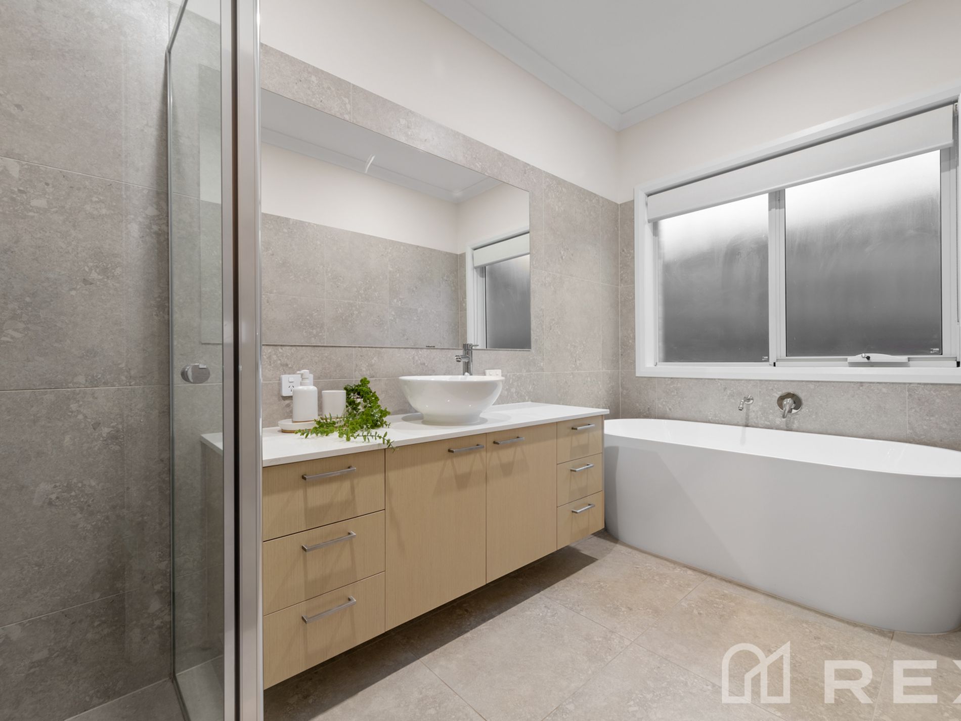 4 Yering Place, Officer