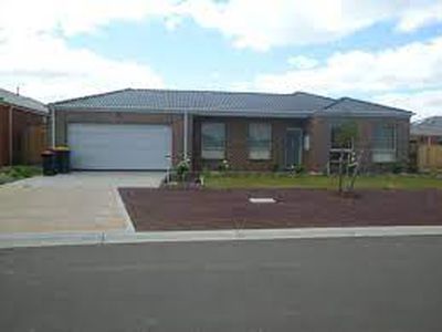 51 Barleygrass Crescent, Brookfield