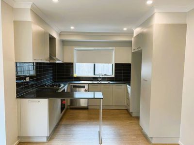 3 Medlar Avenue , Manor Lakes