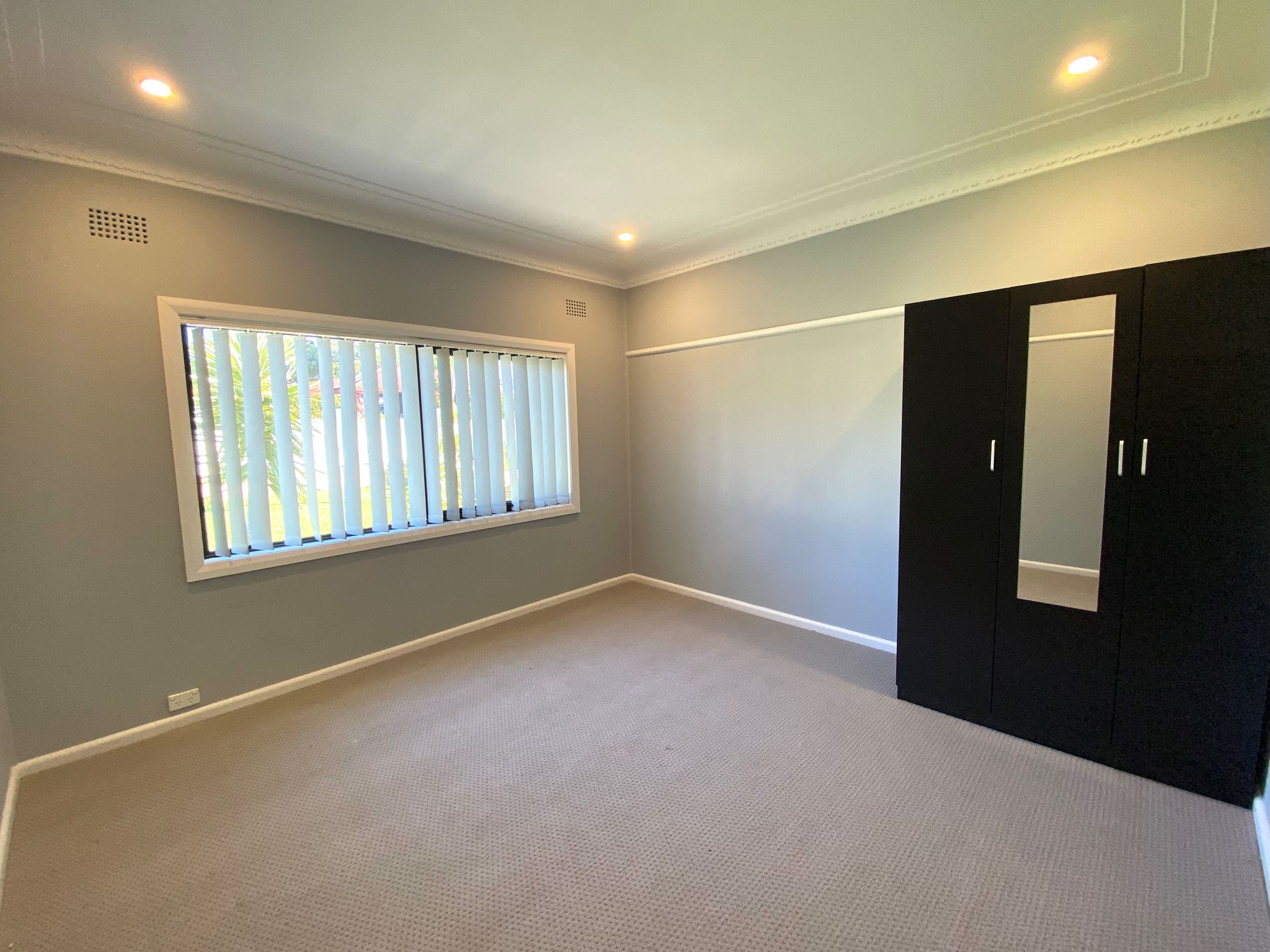 76 Stoney Creek Road, Beverly Hills