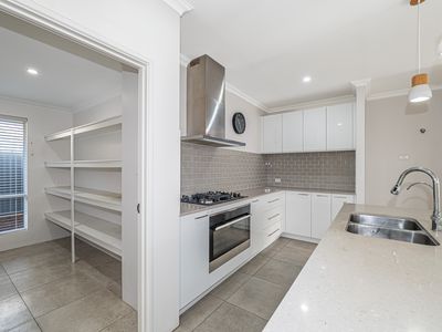 18 Plavin Street, Piara Waters
