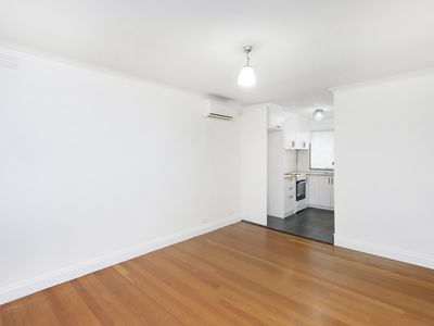 10 / 42 MIDDLE ROAD, Maribyrnong