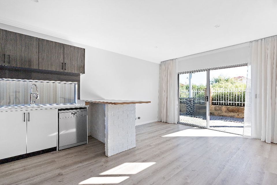 10 SHORE LANE, Port Kennedy