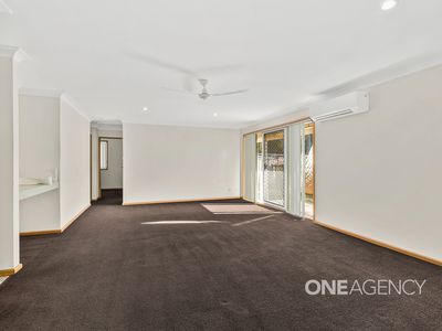 3 / 4 Carisbrook Close, Bomaderry