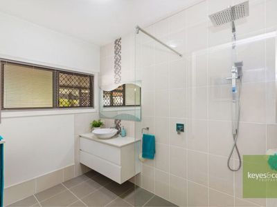 9 Coutts Drive, Bushland Beach