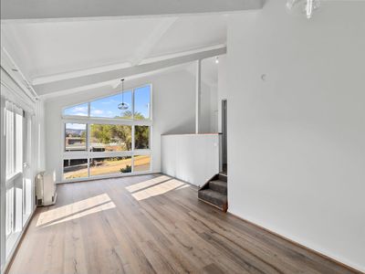 10  Priestley cres , Seymour