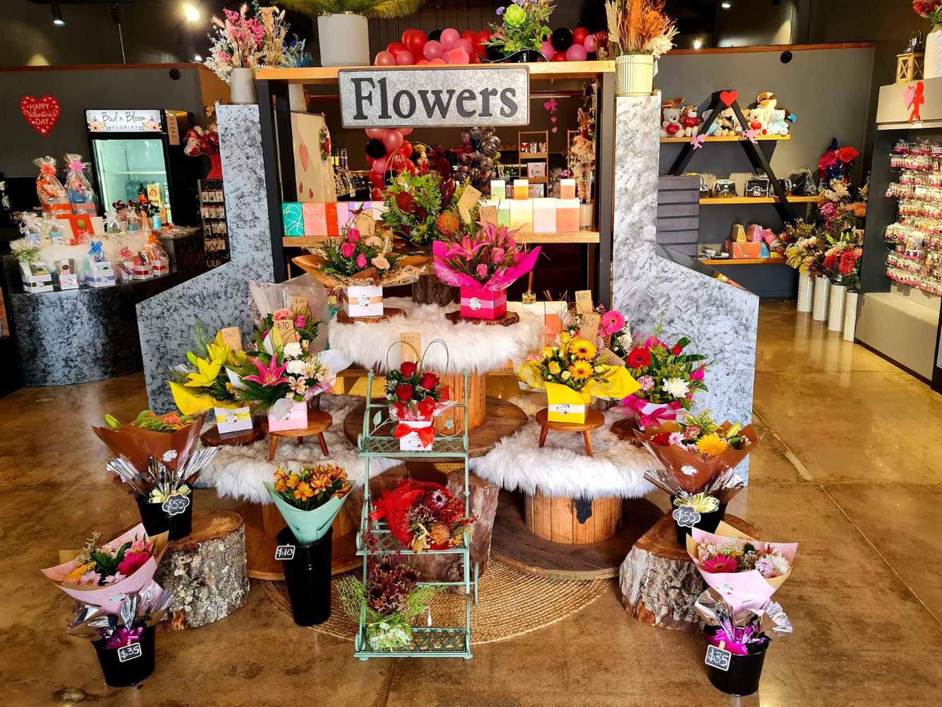 Bud 'N' Bloom Florist Sommerset Realty