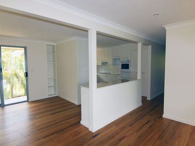 13 Stephen Street, Forster