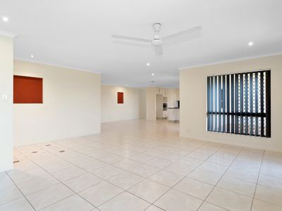 2 Mark Crescent, Glenella
