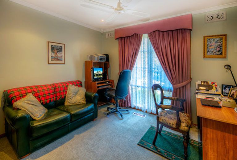 1 / 145 Grandview Road, Wheelers Hill