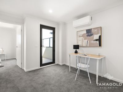 19 CRICKLEWOOD CIRCUIT, Narre Warren