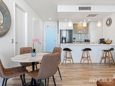 3410 / 2 Como Crescent, Southport