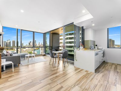 911 / 2 COMO CRESCENT, Southport