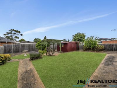 6 Plato Crescent, Wheelers Hill