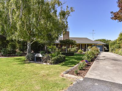 20 Dry Creek Road, Donovans