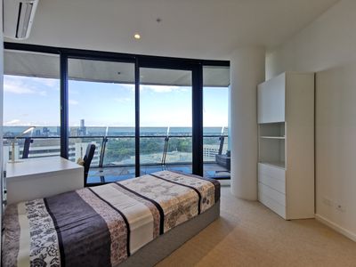 1708 / 450 St Kilda Road, Melbourne