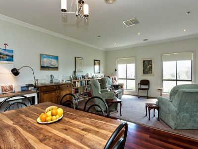 10 Vine Street, Holbrook