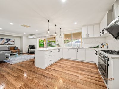 2 / 94 Hobbs Avenue, Como