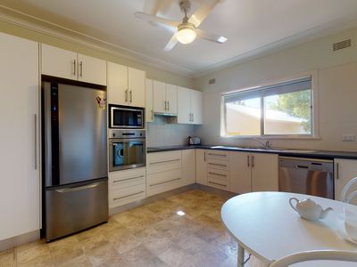 2 Fairview Street, Dubbo