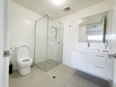 5 / 104-106 CENTRAL LANE, Gladstone Central