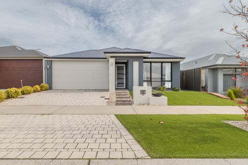 13 Hyacinth Drive, Piara Waters
