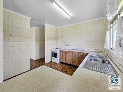 12 Walker Street, Kairi