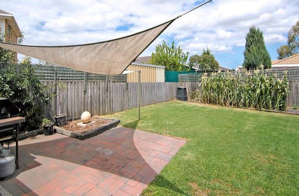 16 Manuka Place, Meadow Heights