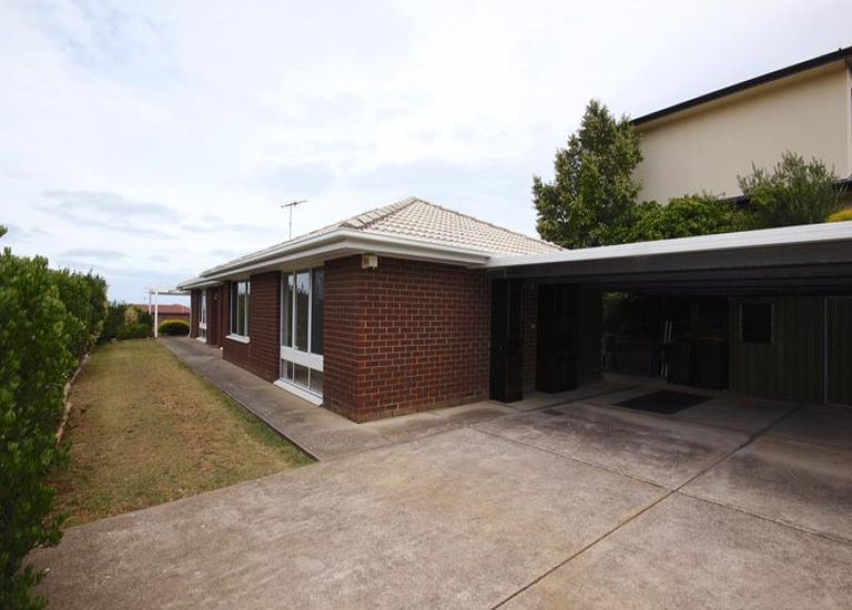 15 Kooraweera Street, Hallett Cove