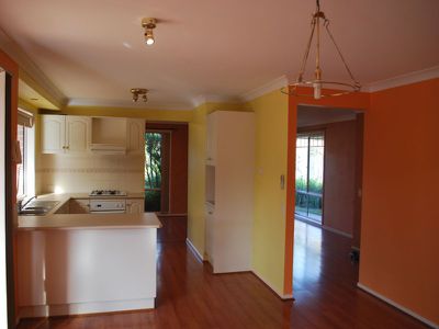 8 Greywood Place, Horsley