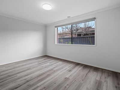 33 Burford Way, Cranbourne North