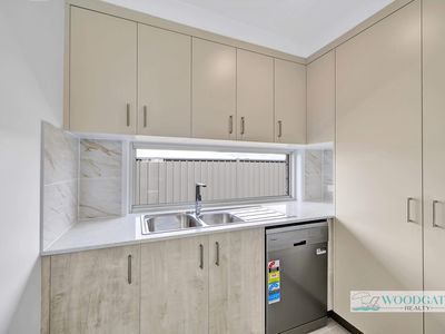 11 GULL STREET, Woodgate