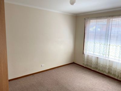 2 / 10 Sinns Avenue, Werribee