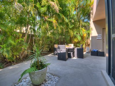 2 / 31 Second Avenue, Broadbeach